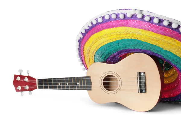 Mexikanischer Sombrero Und Gitarre Auf Weißem Hintergrund — Stockfoto