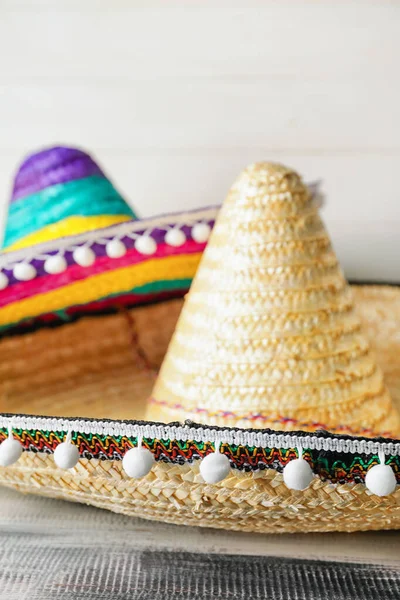 Mexické Sombreros Dřevěném Pozadí Detailní Záběr — Stock fotografie