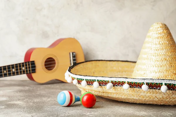 Sombrero Messicano Chitarra Maracas Sfondo Grunge — Foto Stock