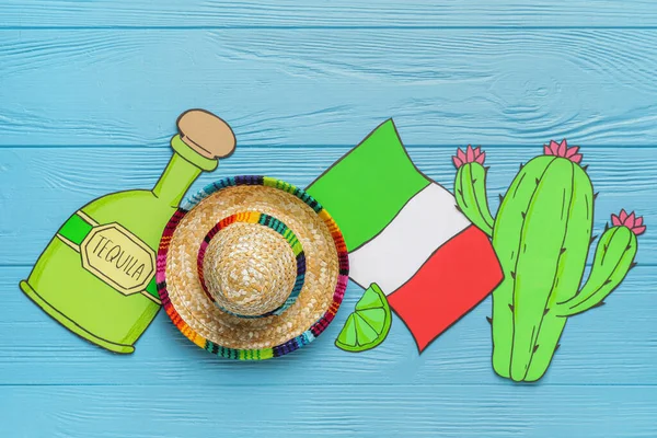 Sammansättning Med Sombrero Och Ritade Symboler Mexiko Färg Trä Bakgrund — Stockfoto