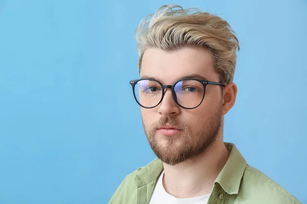 Young Man Wearing Eyeglasses Color Background — Stock Photo, Image