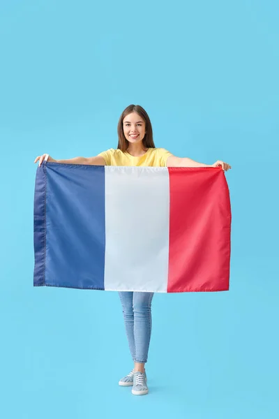 Όμορφη Νεαρή Γυναίκα Σημαία Της Γαλλίας Στο Φόντο Χρώμα — Φωτογραφία Αρχείου