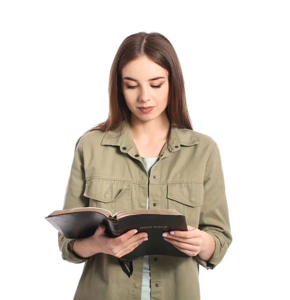 Mujer Joven Con Biblia Sobre Fondo Blanco — Foto de Stock