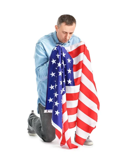 Beyaz Arka Planda Amerikan Bayrağı Olan Üzgün Bir Adam Anma Stok Fotoğraf