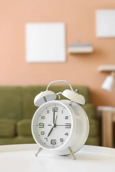 Wecker Stilvollen Wohnzimmer — Stockfoto