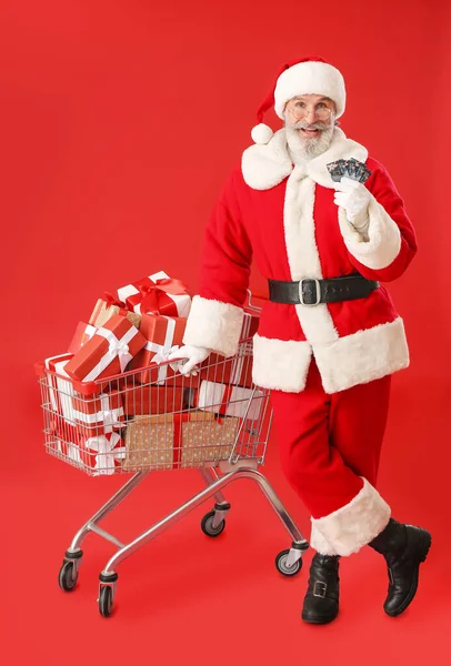 Santa Claus Con Tarjetas Regalo Cajas Color Fondo — Foto de Stock