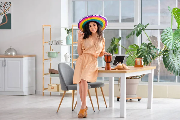 Young Woman Sombrero Hat Tam Tam Home — Foto de Stock