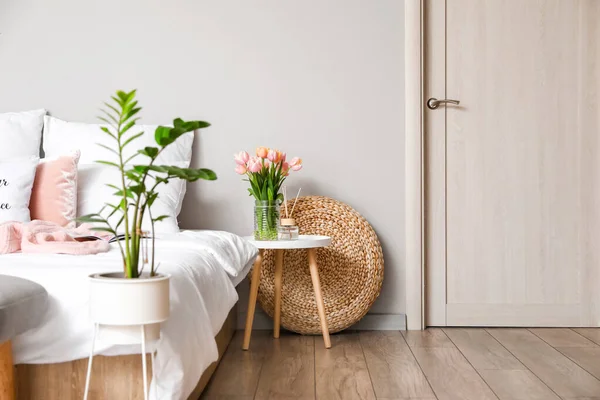 Flores Tulipán Interior Elegante Dormitorio — Foto de Stock