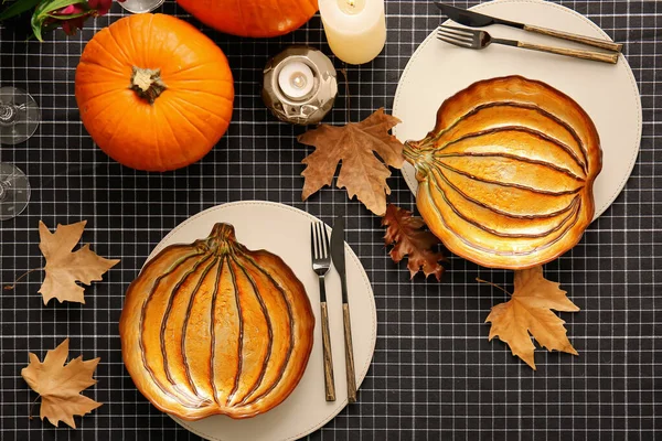 Beau Décor Table Pour Célébration Thanksgiving Day Sur Fond Sombre — Photo