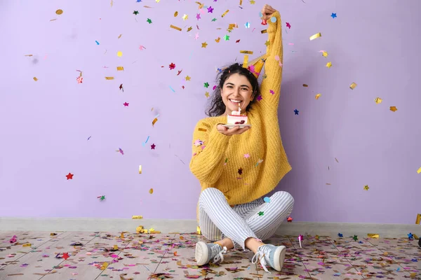 Jeune Femme Fête Son Anniversaire Sur Fond Couleur — Photo