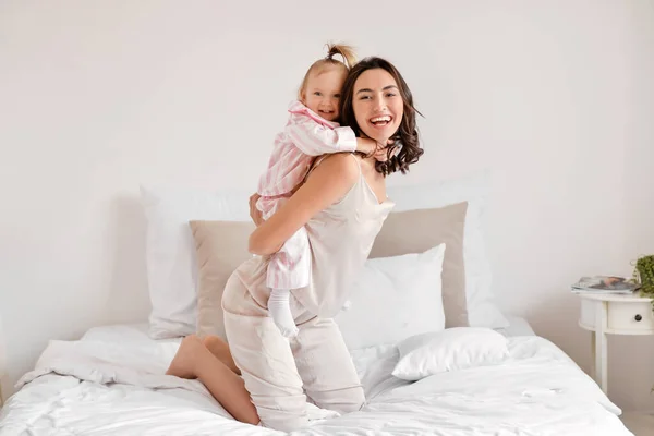 Happy Woman Her Little Daughter Playing Bed Home — Stock Photo, Image