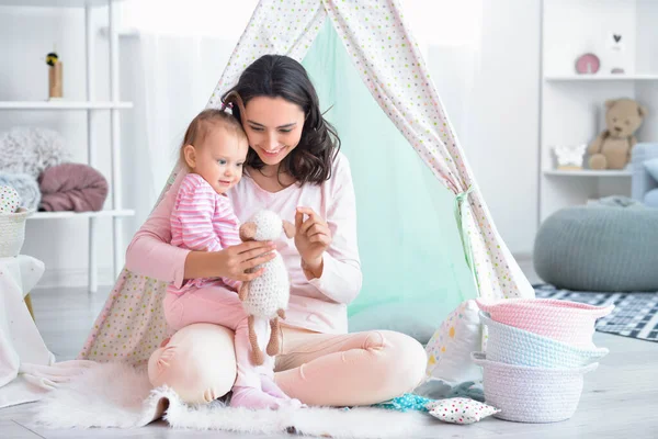 Happy Woman Her Little Daughter Playing Home — Stock Photo, Image