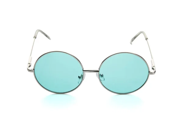 Beyaz Arkaplanda Şık Güneş Gözlükleri — Stok fotoğraf