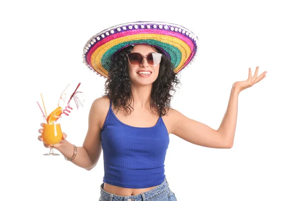 Mulher Bonita Chapéu Sombrero Com Suco Laranja Fundo Branco — Fotografia de Stock