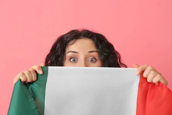 Hermosa Animadora Con Bandera Mexicana Sobre Fondo Color — Foto de Stock