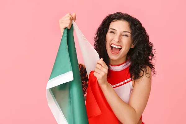 Emocional Hermosa Animadora Con Bandera Mexicana Sobre Fondo Color —  Fotos de Stock
