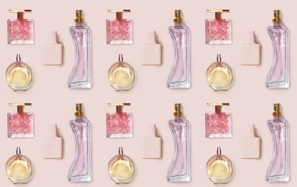 Botellas Perfumes Sobre Fondo Color — Foto de Stock