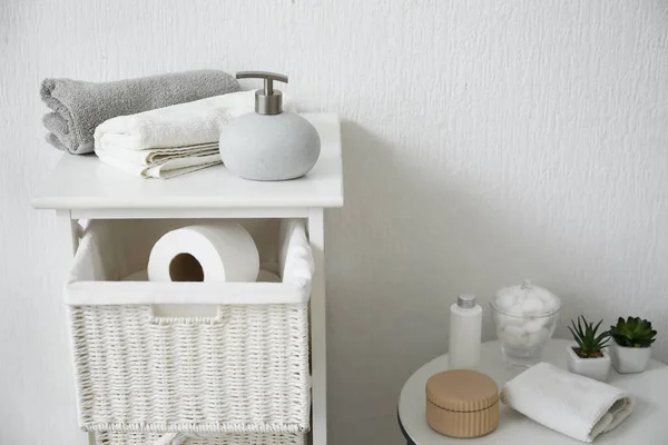 Roll Toilet Paper Bath Supplies Shelf Bathroom — Stok Foto