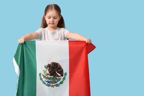 Petite Fille Avec Drapeau Mexique Sur Fond Couleur — Photo