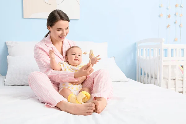Mother Playing Cute Baby Home — Stock Photo, Image
