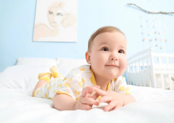 Lindo Bebé Acostado Cama Primer Plano —  Fotos de Stock