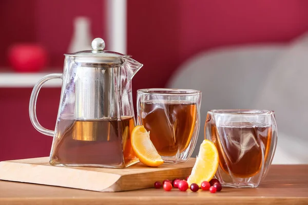 Bule Copos Com Chá Quente Laranja Cranberry Mesa Quarto — Fotografia de Stock