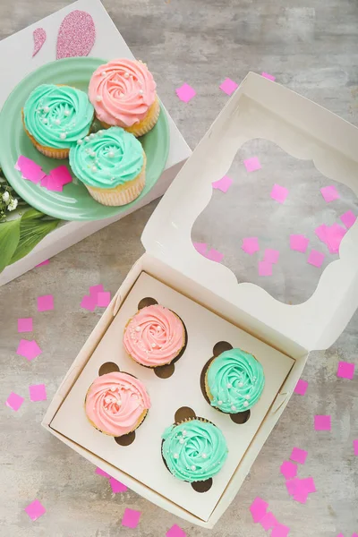 Box Tasty Cupcakes Grey Background — Stock Photo, Image