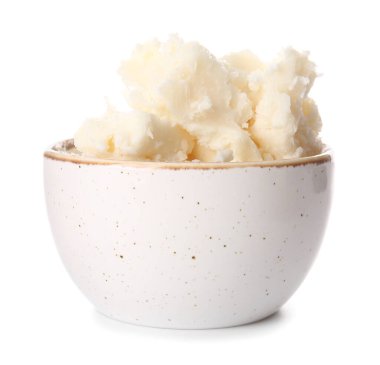 Beyaz arka planda Shea tereyağlı kase