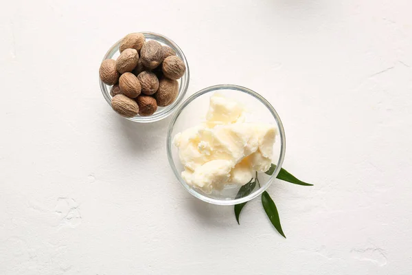 Bowls Shea Butter Nuts Light Background — Stock Photo, Image