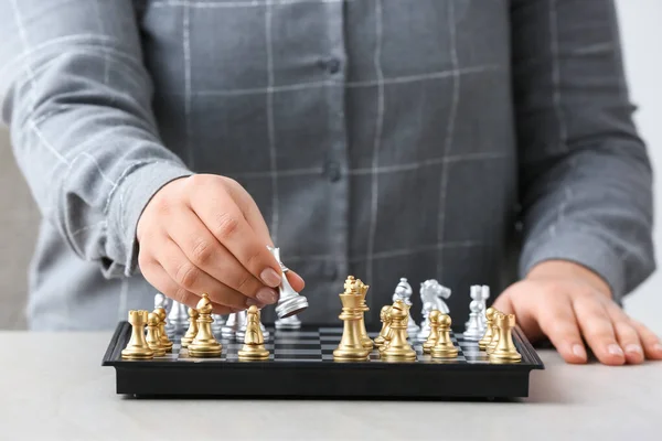 Woman Playing Chess Light Table — Stock Photo, Image