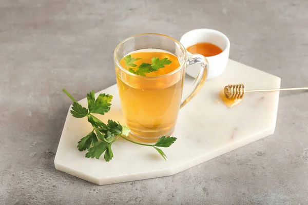 Board Cup Hot Tea Parsley Honey Grunge Background — Stock Photo, Image