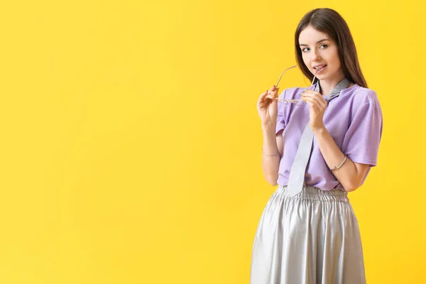 Young Woman Eyeglasses Color Background — Stock Photo, Image