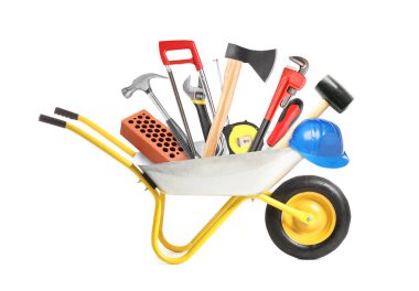 Beyaz arkaplanda inşaat araçları olan el arabası