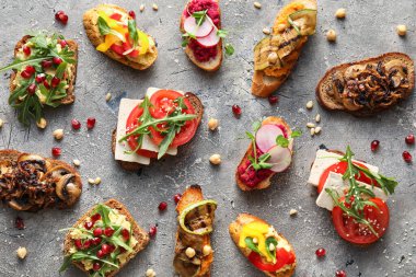 Grunge arka planında lezzetli bruschetas ile kompozisyon