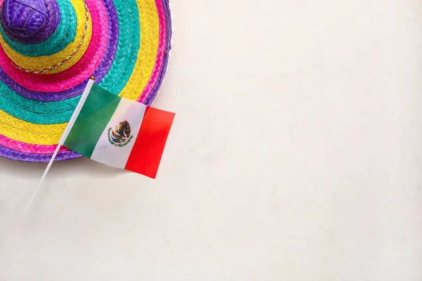 Bandeira Mexicana Chapéu Sombrero Fundo Claro — Fotografia de Stock