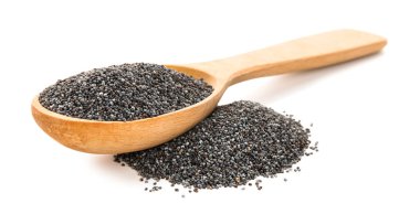 Beyaz arka planda haşhaş tohumlu kaşık