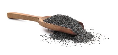 Beyaz arka planda haşhaş tohumlu kepçe