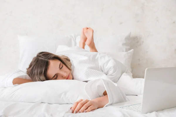 Young Woman Laptop Sleeping Bedroom — Stock Photo, Image