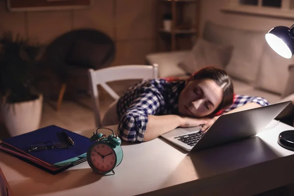 Sleeping Beautiful Woman Alarm Clock Office Night — Stock Photo, Image