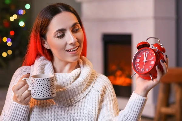Beautiful Woman Cup Cocoa Alarm Clock Home Christmas Eve — Stock Photo, Image