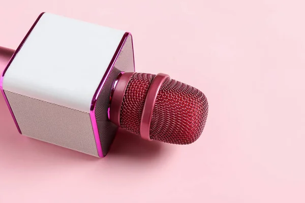 Moderne Mikrofon Fargebakgrunn Nærbilde – stockfoto