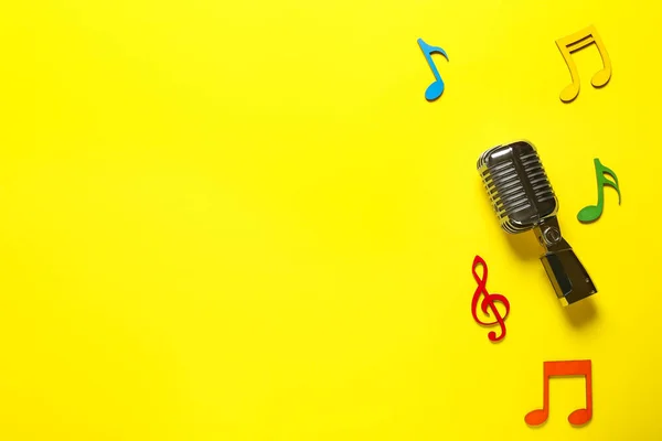 Retro Microfoon Met Muzieknoten Kleur Achtergrond — Stockfoto