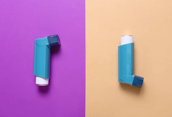 Inhaladores Modernos Sobre Fondo Color — Foto de Stock