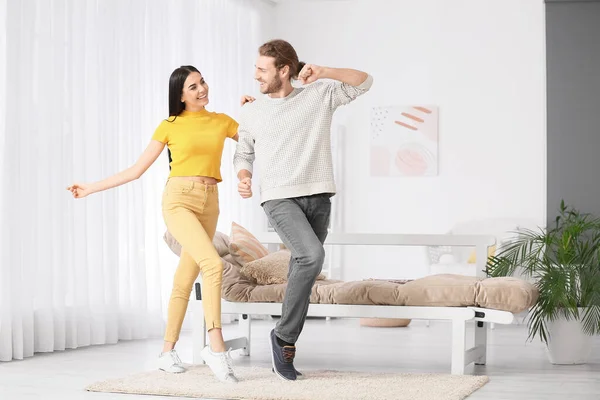 Happy Young Couple Dancing Home — Stock Photo, Image