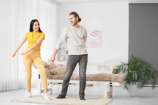 Happy Young Couple Dancing Home — Stock Photo, Image