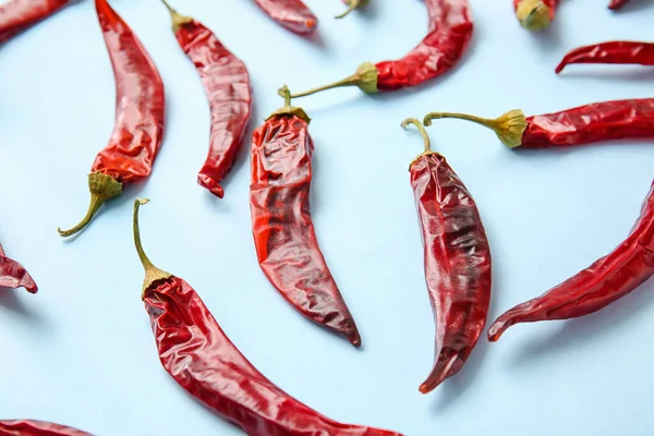 Suché Horké Chilli Papričky Barevném Pozadí — Stock fotografie