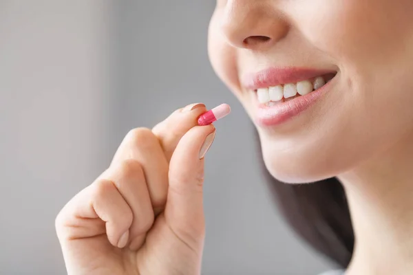 Beautiful Young Woman Taking Pills Home Closeup — Stock Photo, Image