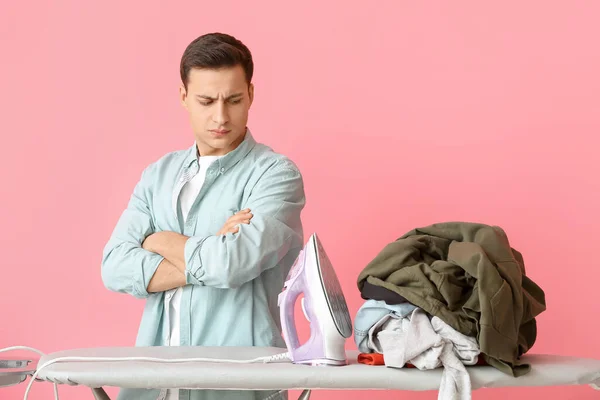 Handsome Young Man Laundry Color Background — Stock Photo, Image