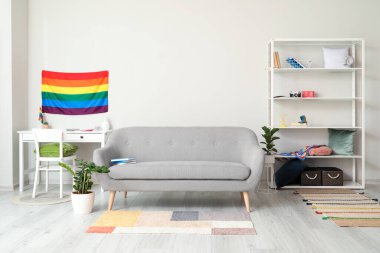 LGBT bayrağı şık bir iç mekan.