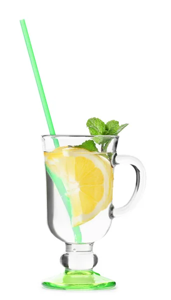 Glas Leckere Kalte Limonade Auf Weißem Hintergrund — Stockfoto